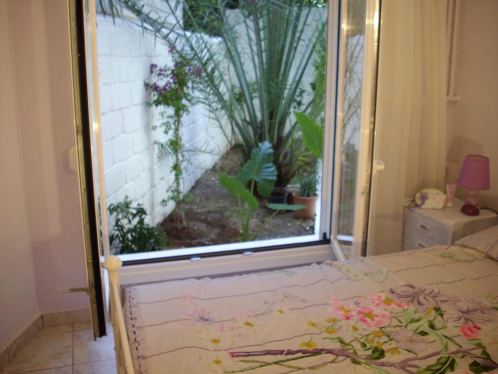 Lilly'S Appartments Athens Room photo