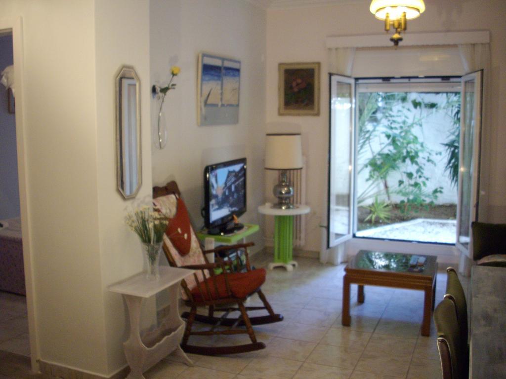 Lilly'S Appartments Athens Room photo