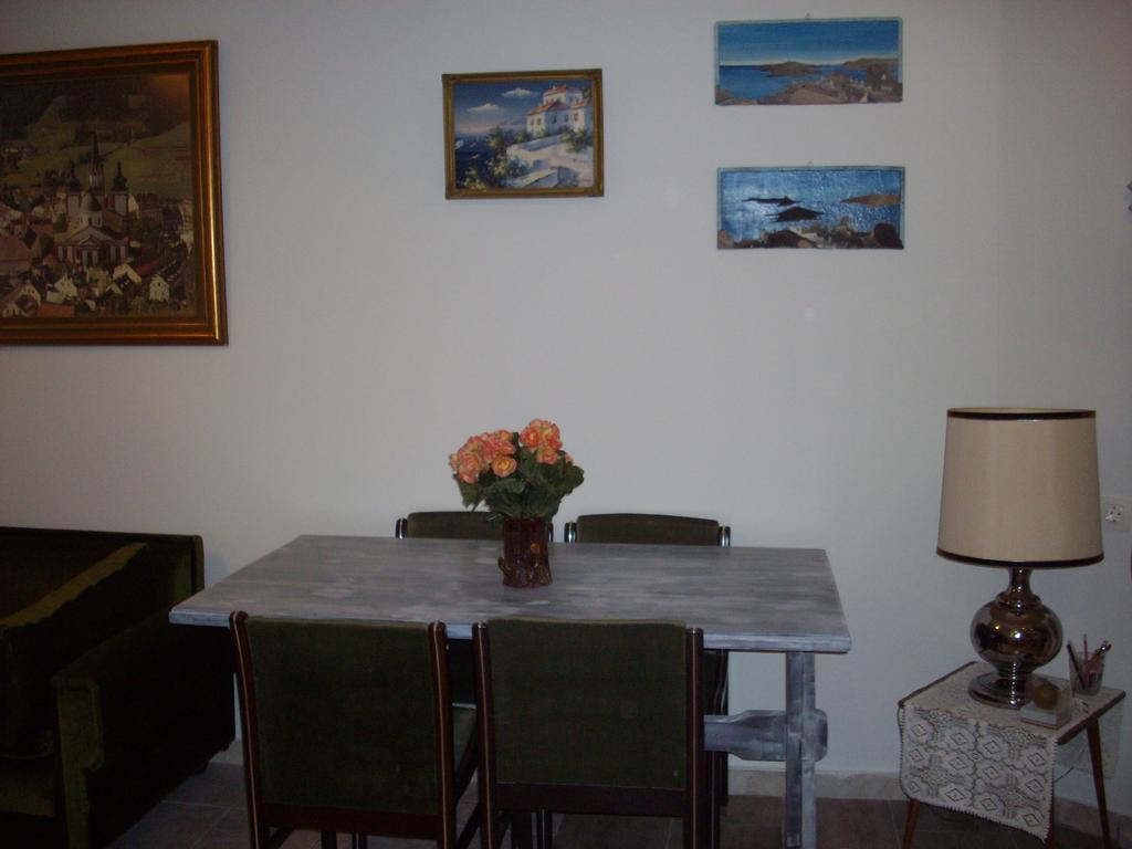 Lilly'S Appartments Athens Room photo