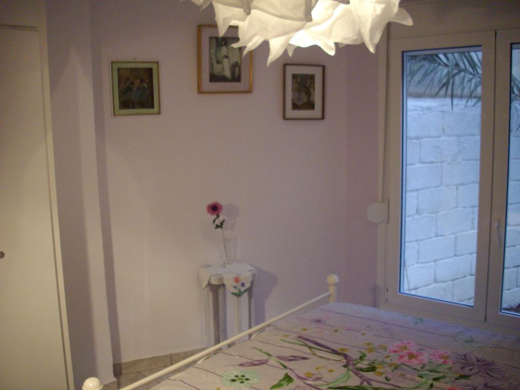 Lilly'S Appartments Athens Room photo