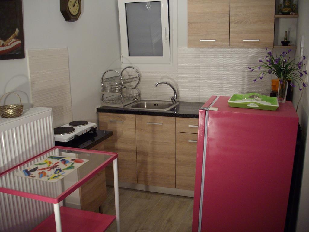 Lilly'S Appartments Athens Room photo